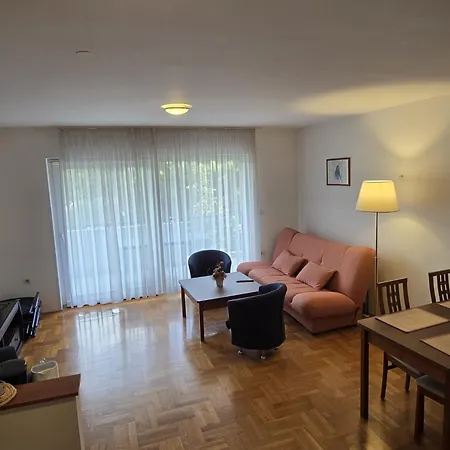 Apartament Verudela *